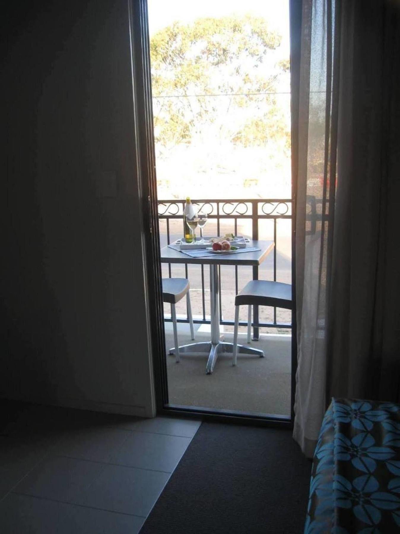 Royal Motel Miles Ngoại thất bức ảnh